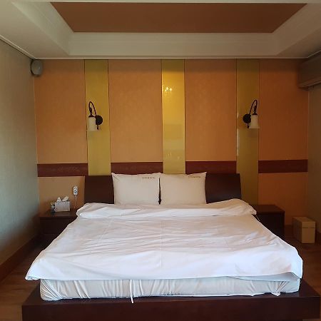 Zenith Hotel Poljong Kültér fotó